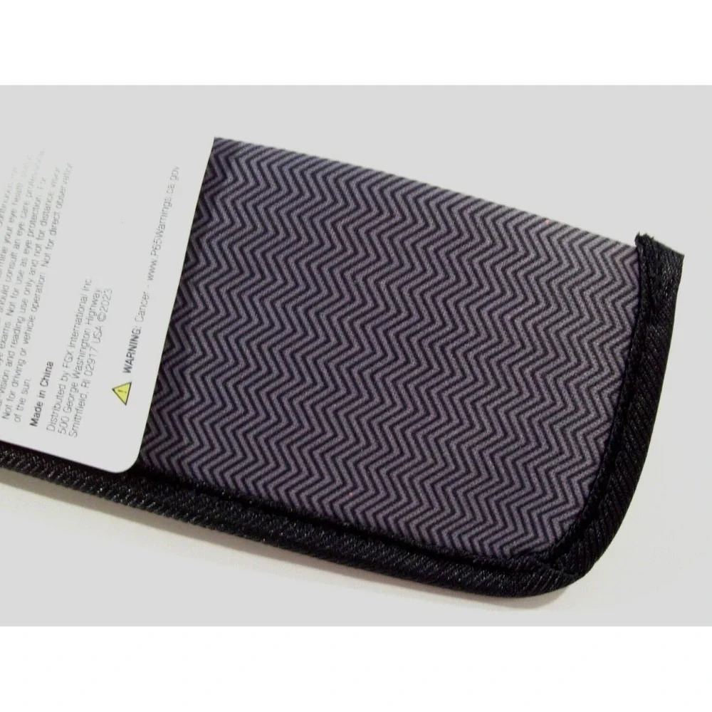 New Foster Grant Essentials Reading Glasses +2.50, PH Black, Soft Case